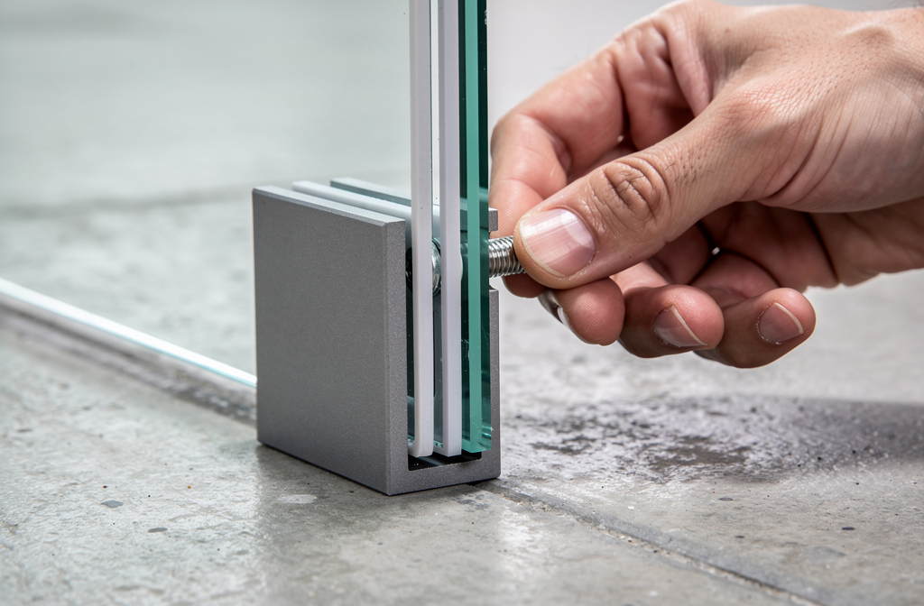 Pince fixation aluminium barrière verre